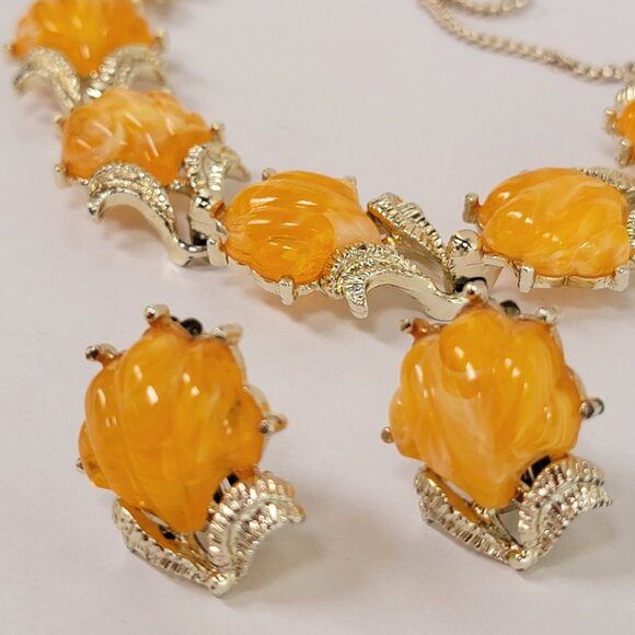 Vintage Germany Orange Lucite Shell Motif Necklace and Clip-on Earring Set - Picture 6 of 10